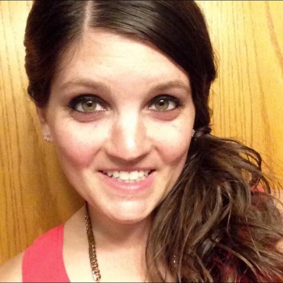 Meet your Posher, Alicia - Picture 1 of 1